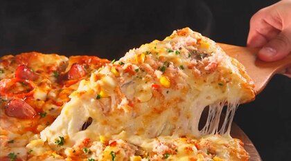 星付きシェフ監修＆カニたっぷりで“おうちクリスマス”にぴったり！宅配ピザ各社のイチ押しメニューを大公開