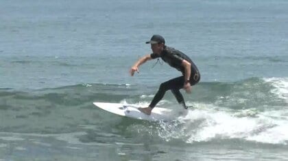 12年ぶりの海開き 砂浜消失乗り越え…県内唯一のプロサーファー 特別な思い【岩手発】