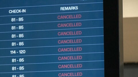 火山噴火で8空港閉鎖続く　1500便超欠航・遅延で17万人に影響　JALやANAの現地発着便も欠航　インドネシア