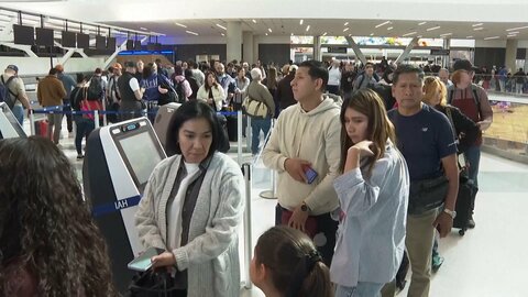 アメリカ主要空港で航空便数1割削減へ　無給で勤務の航空管制官の欠勤相次ぐ　予算否決で政府閉鎖36日と最長に