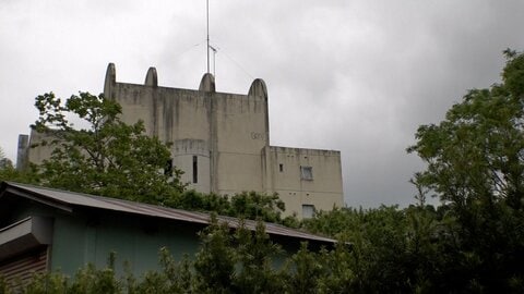 ネットで“話題”の“廃ホテル”に連日若者が不法侵入　ロケット花火や爆竹も　住民「迷惑どころじゃない」　千葉・東金市