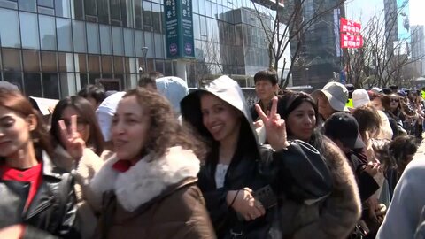 今夜「BTS」3年半ぶり全員復帰公演　世界中からソウルに最大26万人集結へ　韓国政府が1万5千人動員し異例の警戒態勢