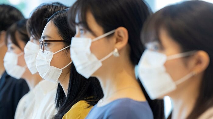 マスク姿でコミュニケーションに悩み(画像はイメージ)
