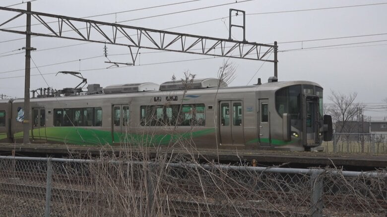 あいの風とやま鉄道でモバイルバッテリーが発火 消火器で消し止めるも列車2本が運転取り止め、350人に影響|FNNプライムオンライン