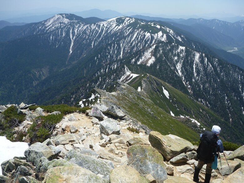 登山道から10メートル滑落し行動不能に　北アルプス蝶ヶ岳で埼玉の男性が遭難　長野県の消防防災ヘリが救助　｜FNNプライムオンライン