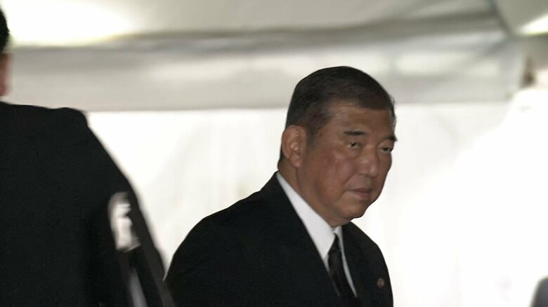 通夜に参列した石破首相