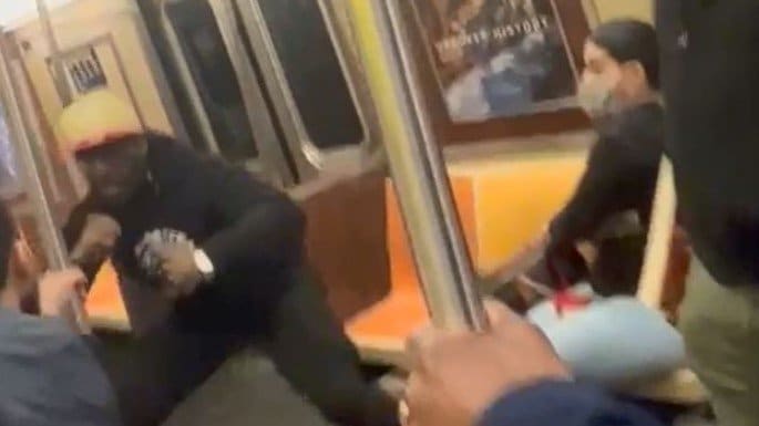 黒人男性はファイティングポーズ
