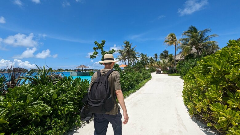 服は濃い色のものがオススメ　資料映像