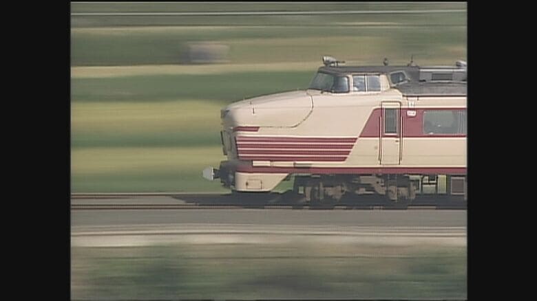 先頭車両が「ボンネット型」の雷鳥