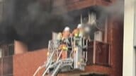 都内で火災相次ぐ　マンション5階に取り残され緊迫の救助　住宅街では未明の火事「逃げ遅れた人がいる」住宅5棟焼ける