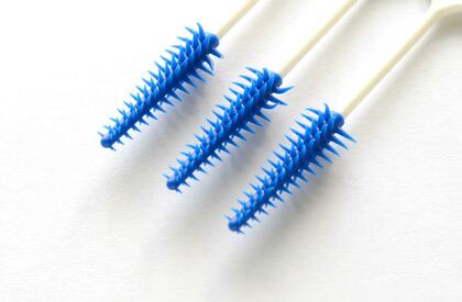 歯間ブラシの正しい使い方とは?実際の使用頻度についてもアンケート調査!