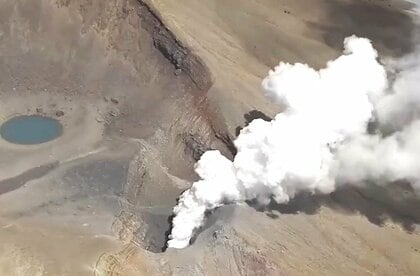 【北海道の3火山・最新情報】雌阿寒岳の活動は低下傾向＿十勝岳は噴煙・火山ガス続く＿駒ヶ岳は地面の変化を監視＿噴火警戒レベル2「火口周辺規制」の道内3火山