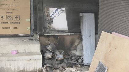 「工事中の建物の資材が燃えている」未明の住宅街で排気ダクトや床の緩衝材などが燃える不審火 近くに火の気なし