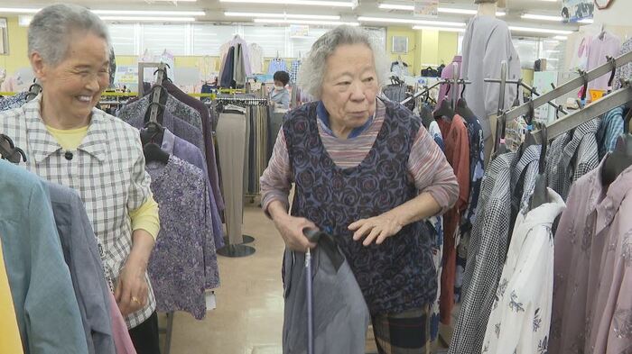 コタケ スタッフ・平林英子さん（左）