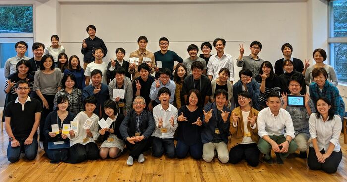 Learning Creator’s Labの参加者ら。藤原さんは「プログラムを通じて先生の尊厳回復を」と語る
