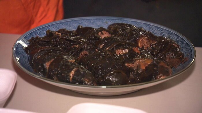 昆布で巻き丸ごと煮込んだ「ふなんこぐい」
