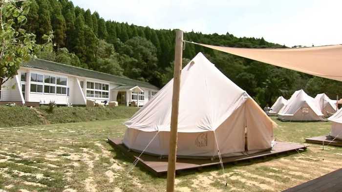 世界遺産と一緒にいかが?廃校を再利用した高級グランピング施設が長崎に
