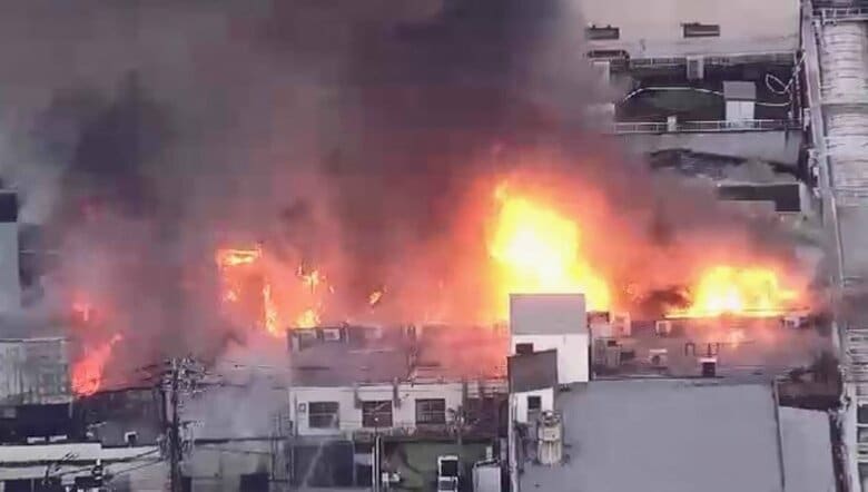 鳥町食道街の大規模火災　元飲食店経営者（71）に禁錮2年・執行猶予4年の有罪判決「自身も廃業するなど酌むべき事情ある」　福岡・北九州市｜FNNプライムオンライン