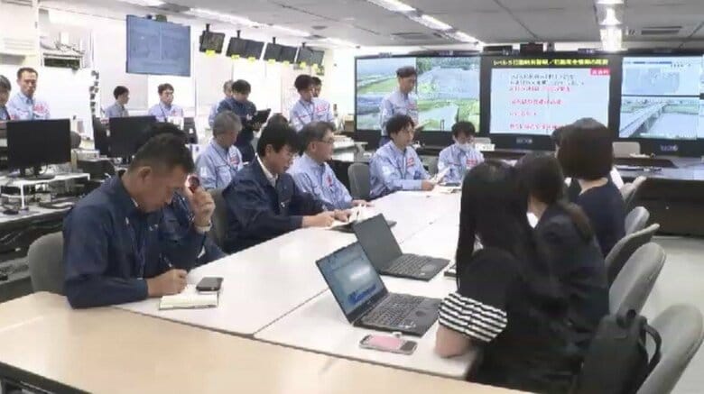 大雨災害の危機感どう伝える…新しい「防災気象情報」使って合同記者会見の訓練　九州地方整備局と福岡管区気象台｜FNNプライムオンライン