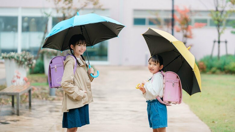 子どもの“日傘”も当たり前に？厳しい暑さで６月から売れ行きが急増…担当者「親御さまの意識が非常に高まっている」｜FNNプライムオンライン