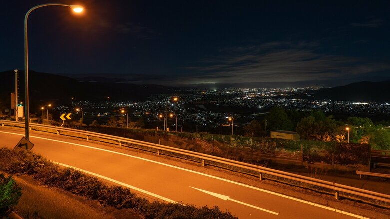 高速道路の「SA・PA」は名所だった。旅情を誘う、車を降りて出会う“非日常”な瞬間【夜景マニアが贈る至極の眺望】｜FNNプライムオンライン