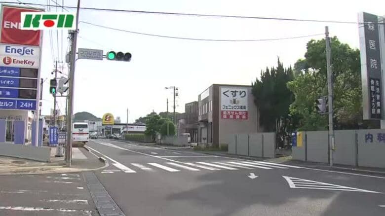 明け方の交通事故…道路を渡っていた男性が車にはねられ死亡　片側1車線の見通しの良い直線道路｜FNNプライムオンライン