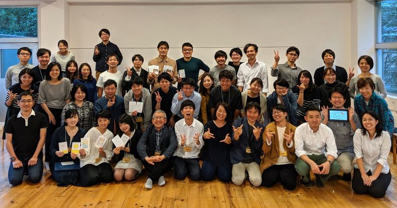 Learning Creator’s Labの参加者ら。藤原さんは「プログラムを通じて先生の尊厳回復を」と語る
