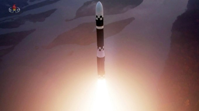 10月31日に発射試験が実施された火星19型大陸間弾道ミサイル。MIRV化を目指しているともいわれている。