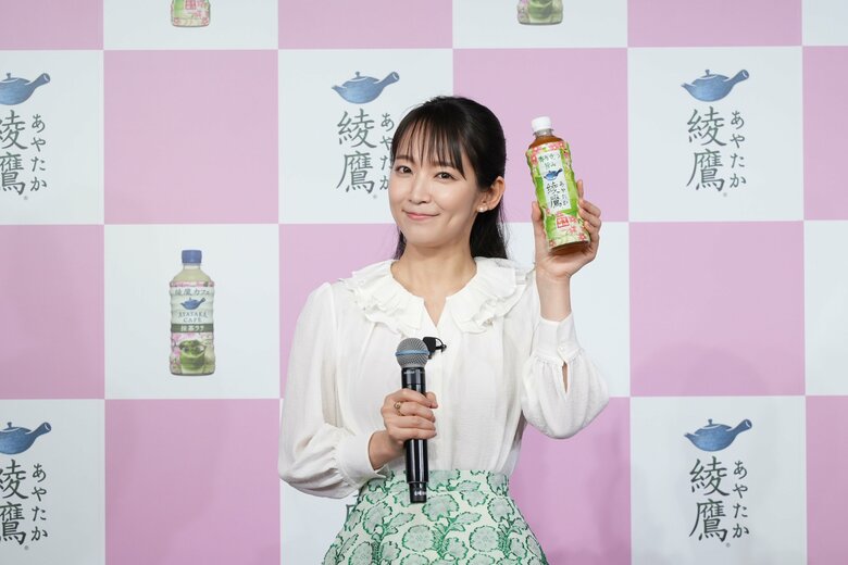 日本コカ・コーラ「綾鷹 桜デザインボトル」発売記念PRイベント