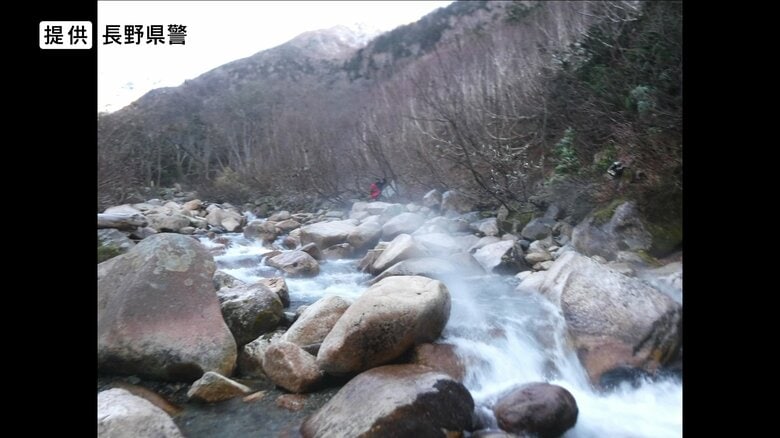 男子大学生を発見した東沢谷　提供：長野県警
