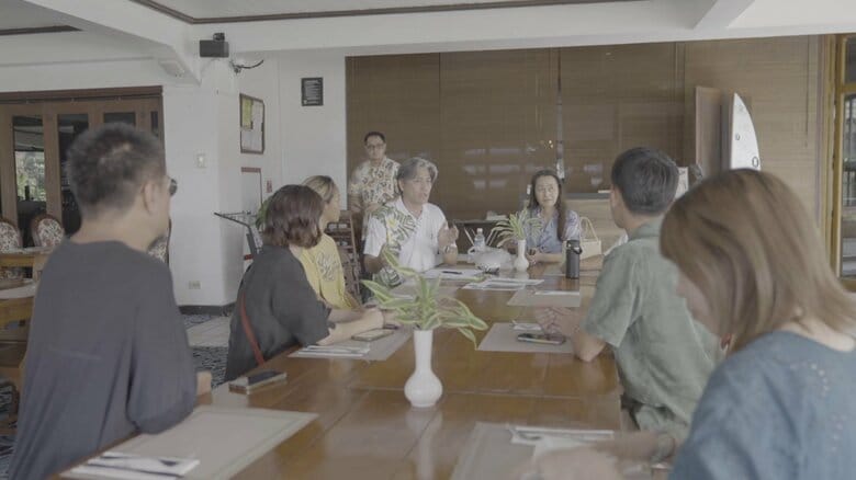 サイパンでの打ち合わせの様子（提供：dream photo inc.）