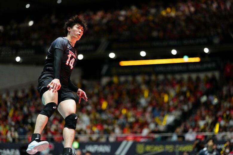 サーブを武器にセルビアの攻撃を封じた 石川祐希