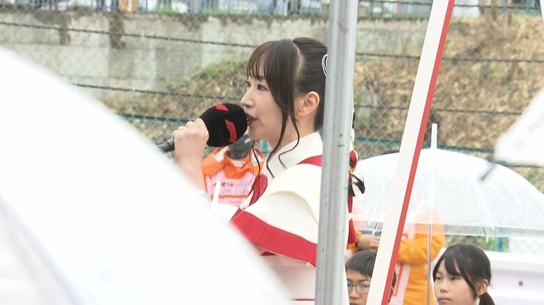国歌を独唱した水樹奈々さん