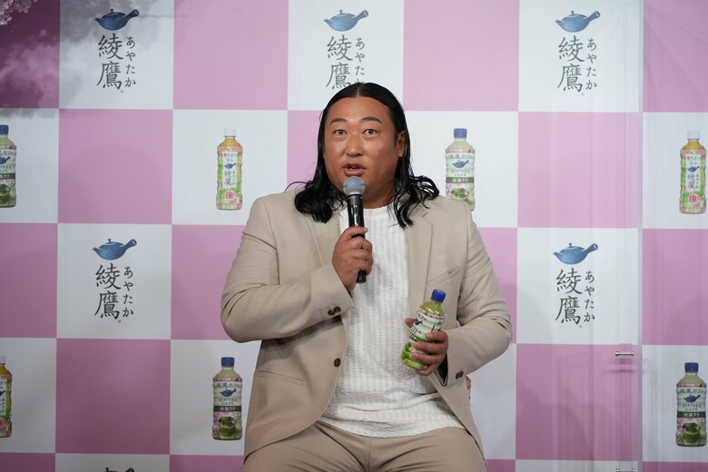 日本コカ・コーラ「綾鷹 桜デザインボトル」発売記念PRイベント