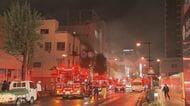 焼き肉店から出火か 長野市中心部で火事 2人搬送 はしご車など17台出動