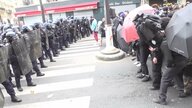 フランス全土150の高校で生徒らが封鎖…バス放火も　反政府デモに19万人参加か　マクロン大統領辞任など要求