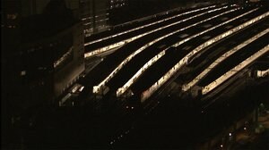 首都圏の鉄道 平常通り 空の便 欠航相次ぐ