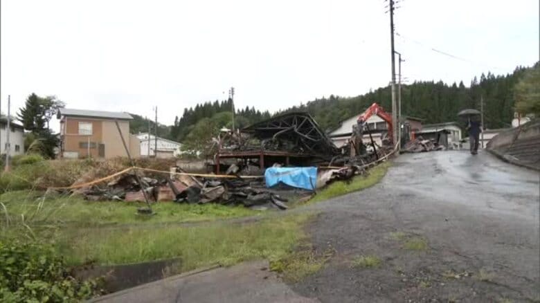 羽後町で住宅1棟全焼　焼け跡から1人の遺体見つかる　火元の女性と連絡取れず　秋田｜FNNプライムオンライン