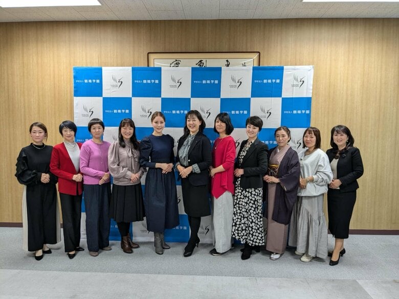 美容のプロ14人が指導！長崎女子高校が「トータルビューティーコース」新設　内側から美しく　等身大の自分を知る｜FNNプライムオンライン