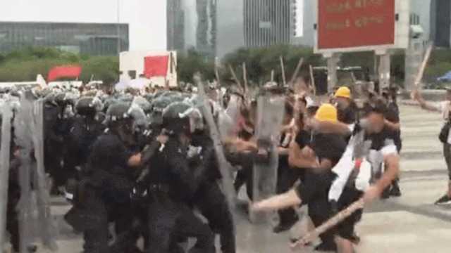 いつでもデモ隊を制圧出来る強い中国公安をアピール?(ウエイボより)
