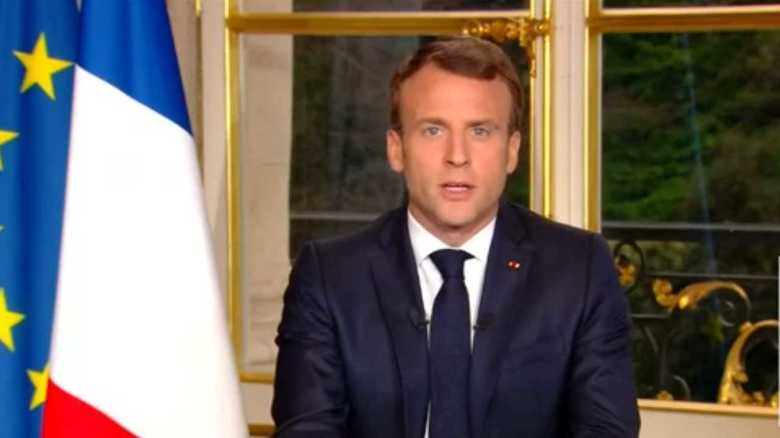 ノートルダム大聖堂再建への決意を述べるフランスのマクロン大統領