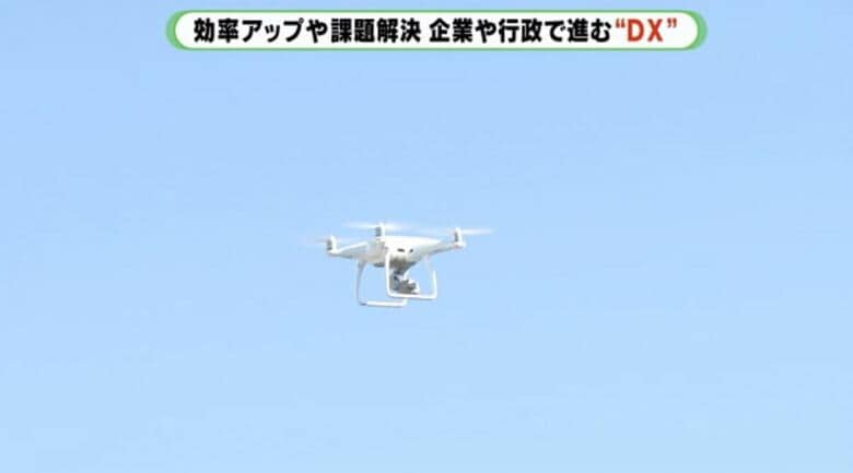 畑を撮影するドローン。ブロッコリーの生育状況が一目でわかる