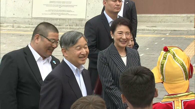 令和7（2025）年7月　モンゴルで子どもたちと交流される両陛下