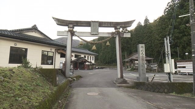 中部縦貫道・永平寺IC付近から大鳥居が見える
