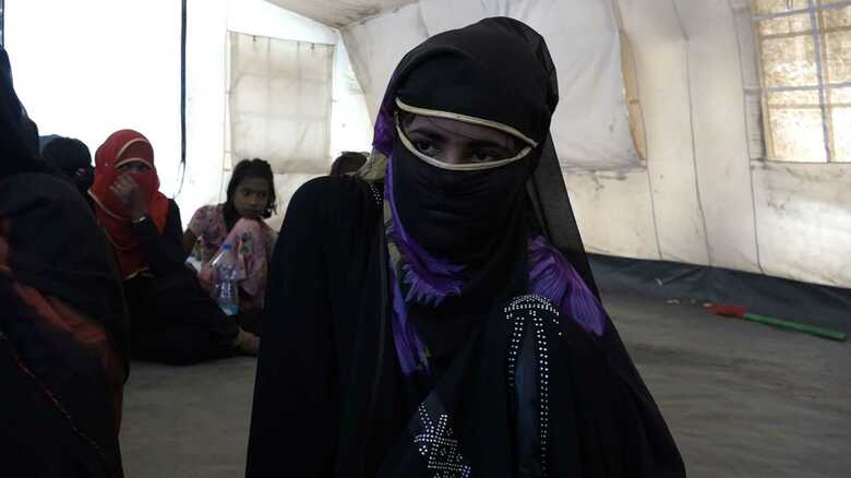 インタビューに答えてくれた16歳の少女