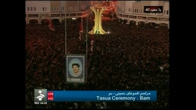 イスラム教シーア派の宗教行事「アシュラ」（イラン南東部・2012年）