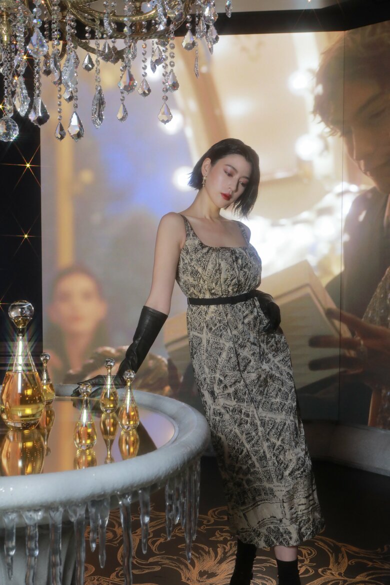 三吉彩花さん『パルファン・クリスチャン・ディオール』