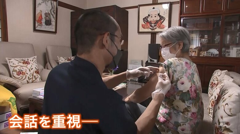 「大事な情報交換」と語る川島実医師