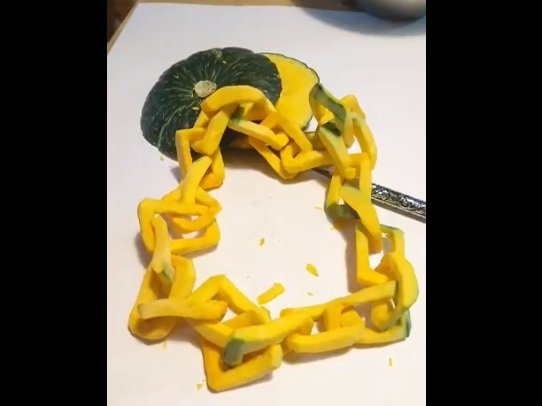 2020年2月に話題になった「かぼちゃの鎖」