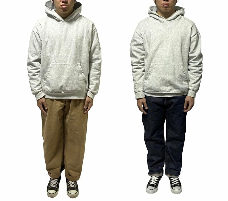 チノパンと濃紺ジーンズなら子どもっぽく見えない（特集班撮影）